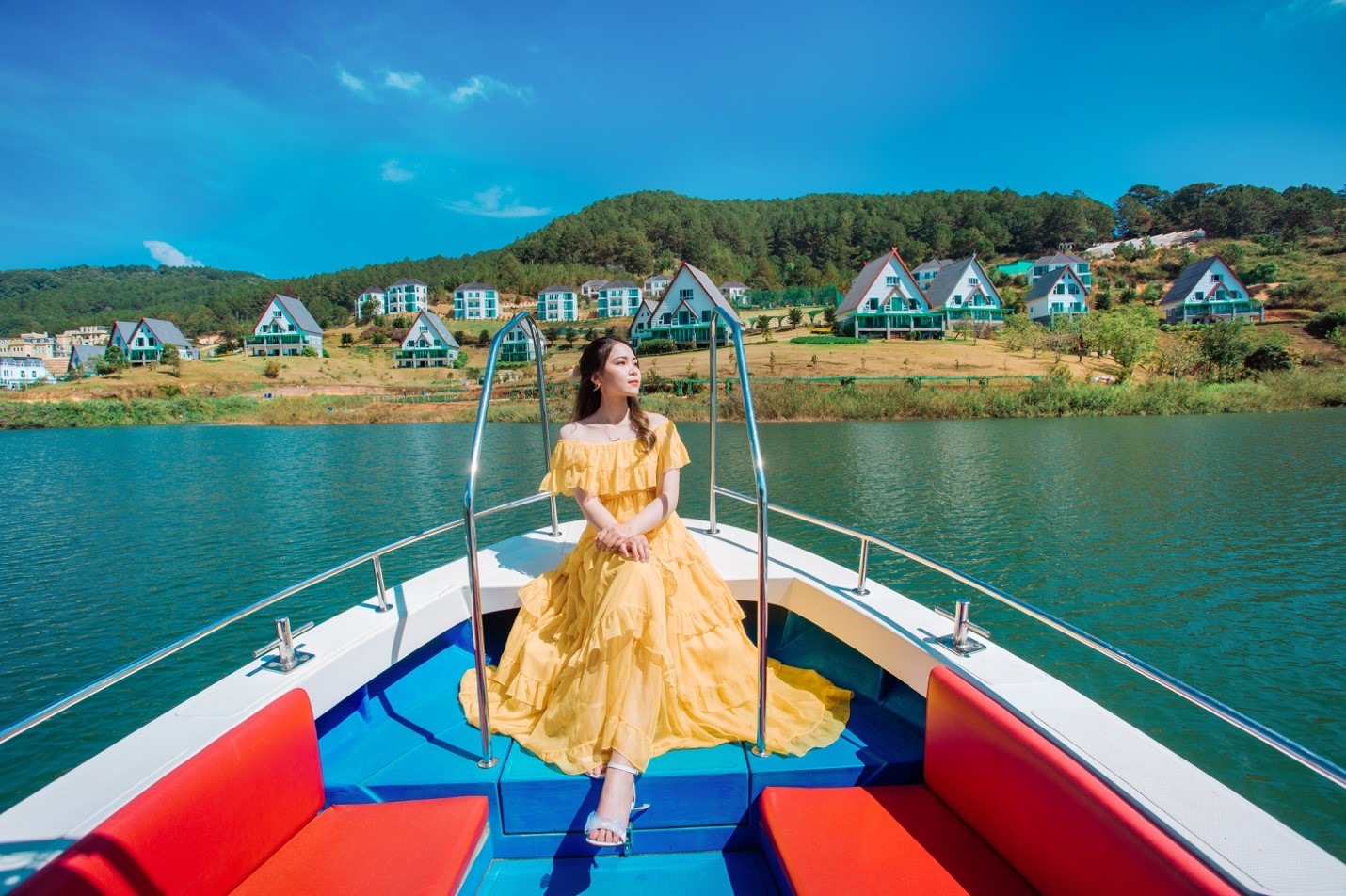 Du ngoạn hồ Tuyền Lâm bằng thuyền - Wonderland Đà Lạt