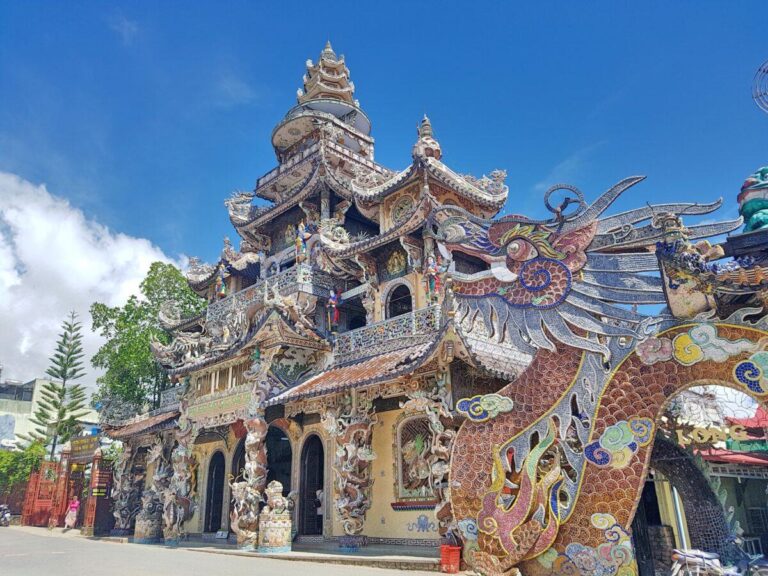 Chùa Linh Phước (chùa Ve Chai) – tọa độ tâm linh độc đáo không thể bỏ lỡ khi đến Đà Lạt