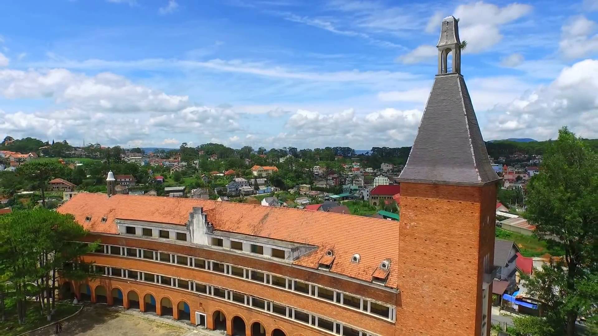 Tháp chuông cao nhất – Biểu tượng kiêu hãnh giữa trời Đà Lạt