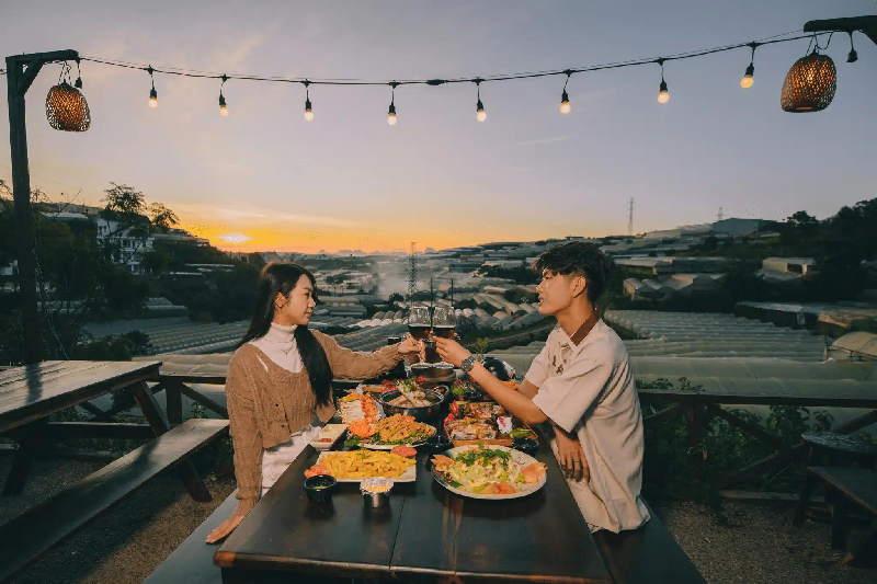 Tiệm Nướng & Chill Xóm Lèo – Tiệm nướng Đà Lạt lưu giữ những khoảnh khắc đáng nhớ nhất giữa lòng Xóm Lèo